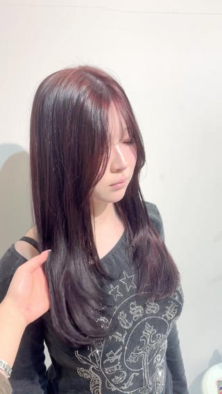 スタイリングが楽になるレイヤーカット
ブリーチなし透明感𝘄𝗶𝗻𝗲 𝗿𝗲𝗱 