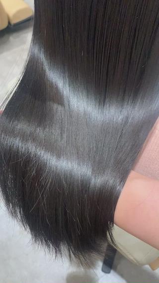 広がる、うねる、パサつく
そんなお悩みお持ちの方には髪質改善トリートメントがぴったりです10人限定なのでお早めにご予約ください 