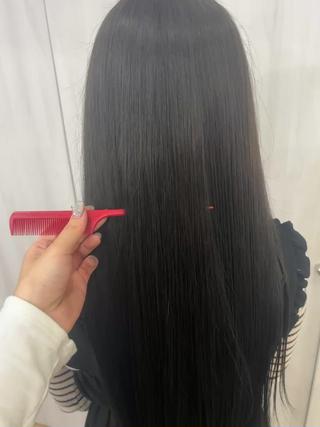 カラーと一緒にトリートメントをしてサラツヤ美髪️ 