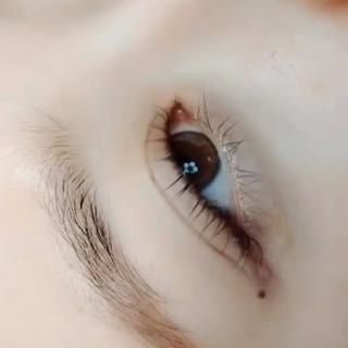 今話題の次世代まつげパーマ◆自然なカールやしっかり立ち上げデザインも◎種類豊富なロッドから貴女にピッタリなデザインが見つかる♪ 