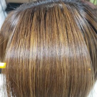 ブリーチやハイライトが入っているお客様には酸性ストレートでうねりを抑えてケアをする事がおすすめです！
ブリーチしてるけどクセが気になる方、ダメージで広がる方等ブリーチ毛のお悩みを一気に解決します！ 