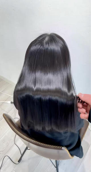 髪質改善ストレート

独自の薬剤選定で圧倒的な美髪に導きます。 