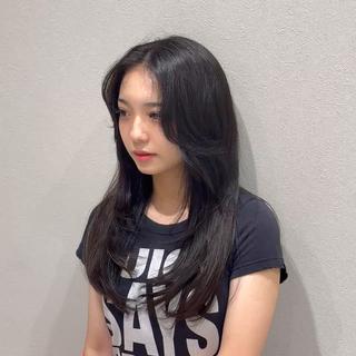 ロング 韓国レイヤー｜ 透明感カラー｜ココナのヘアスタイル