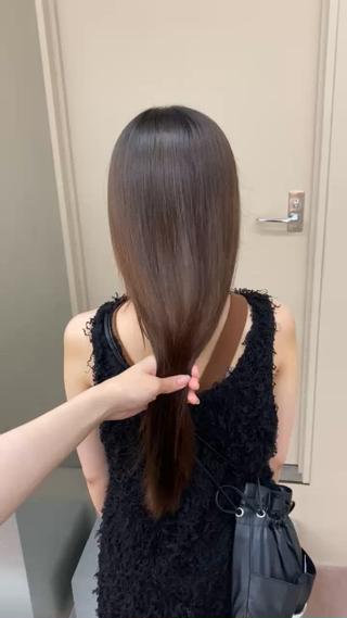 質感再生トリートメント
ストレートパーマとは違い、トリートメントで髪の毛同じ成分の不足を補うもので、うねりの軽減・高保湿・より高いまとまり実現します
内部までしっかりケアしてコーティングで守るトリートメントです
アルカリに反応して艶を出すため、カラーとの併用がよりおすすめです!(トリートメント単品の場合、薬を併用するため、多少明るさが出る可能性があります)