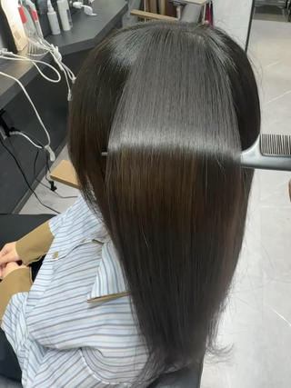 ブリーチ毛でもトリートメントでここまでさら艶に
お客様にあったヘアケアもご提案させていただきます 