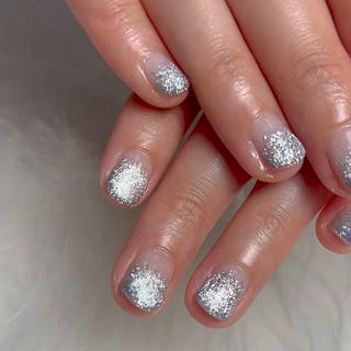 マグネット グラデーション

水色のマグネットがとってもお似合いでした

今日もジメジメで暑かったですねー

お爪を爽やかにして少しは涼しい気分になりましょう！
 