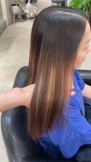ハイライト履歴に縮毛矯正
エイジングで広がった髪もまとまります️ 