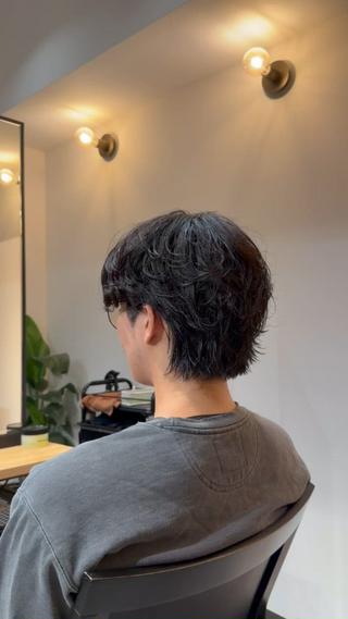 ミディアム パーマ メンズ 大阪茶屋町 メンズカット関田拳のヘアスタイル