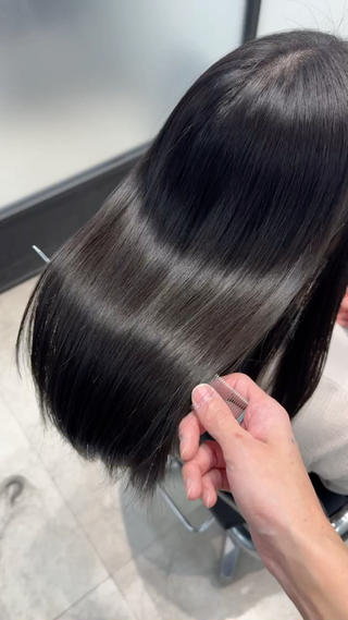 通常のカラーで作るグレーになります。 