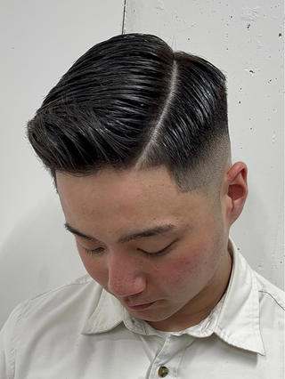 サイドパート
　　
.
.
スキンフェード フェードカット ツイスト スパイラルパーマ
立川　国分寺　国立　昭島　スペインカール　メンズヘア　メンズカット　メンズパーマ 