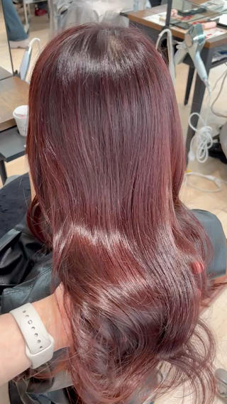 セミロング カラー 穂積 未優のヘアスタイル