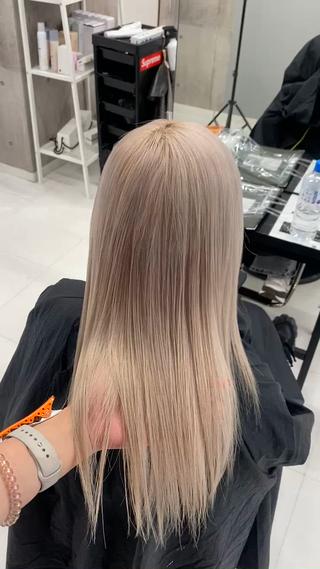 ロング カラー ヘアアレンジ メンズ のん🎀ハイトーン/ レイヤーカット🐳のヘアスタイル