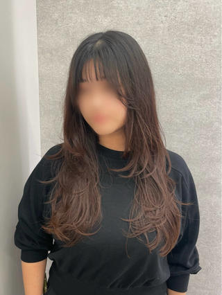 レイヤーカット

内巻きスタイルで、おろしてもくくっても無造作に動くのがとっても可愛いスタイルです！！

ラフな感じ、軽く動きつけたい方はレイヤーカットした方が絶対可愛くなります◎ 