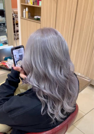 ロング カラー プログレス小平小川所属・フェザー/波巻き 雫石大夢のヘアスタイル