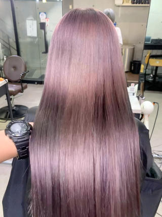 「加工ですか?」とたまに聞かれますが、
こちらの動画は無加工です。
むしろ動画の加工の仕方が分かりません。。
皆さんも体験してみませんか?
サラサラでツヤツヤな自分の髪を