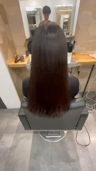 今話題の洗い流さないトリートメント
現在なんと通常料金の半額以下でご案内できます！
是非一度体験してみて下さい！ 