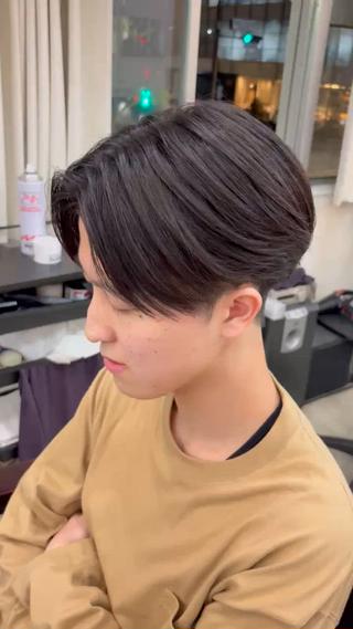 カット+縮毛矯正で毛流れセンターパート