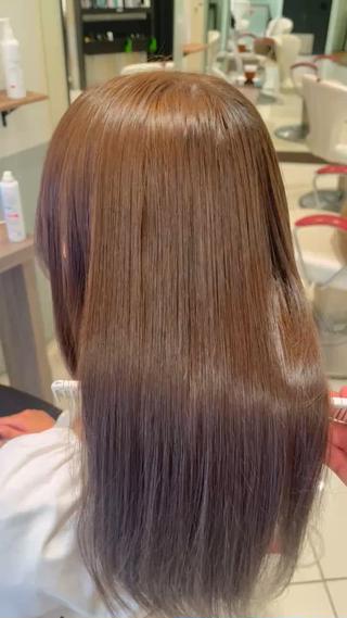 ワンカラーで出来る明るいブラウンカラーと内部補強トリートメントで艶マシマシです！ 