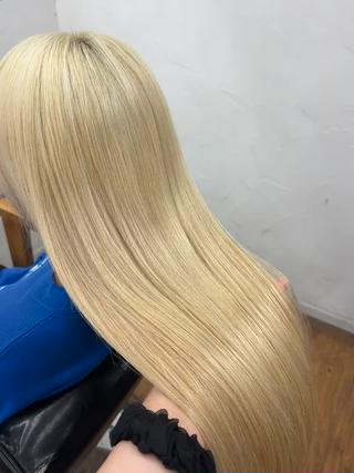 2回ではここまでのブロンドになるか微妙なラインです 