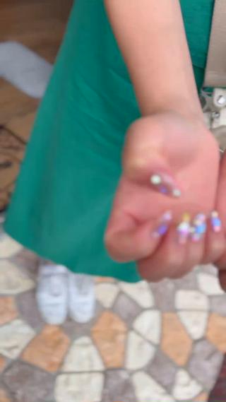 アシンメトリーネイル。
アート放題￥6.500  別途有料パーツ￥250×2本
  ￥7.000- 