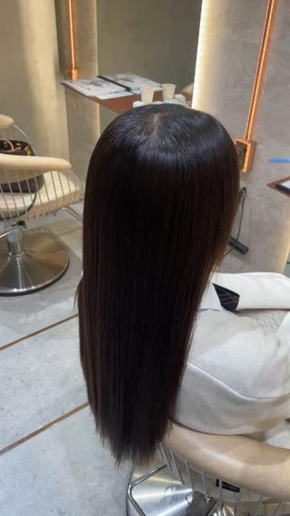 無加工でもこんなに艶出ます♡
年末に向けて縮毛矯正大人気です♡ 