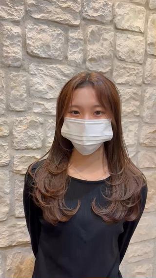 【layer cut】


・誰でも出来るスタイリング
・小顔に見える
・結んでも可愛い


お客様に似合うヘアスタイルやライフスタイルに合ったスタイルを提供致します。

持ちが良くスタイリングしやすいカット是非一度お任せ下さい！！ 