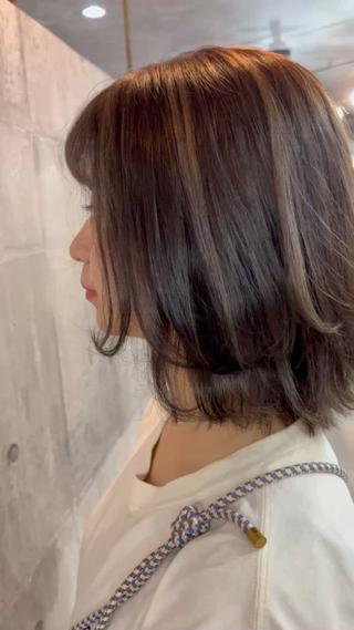 ミディアム カラー レイヤー/韓国 ハイトーン興津史弥のヘアスタイル