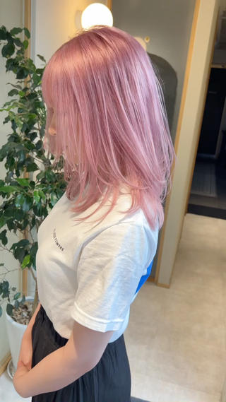 レイヤーカット×ペールピンク