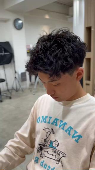 パーマ メンズ 心斎橋バレイヤージュ 小林勝貴のヘアスタイル