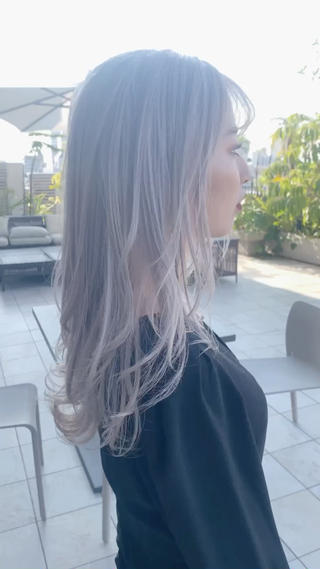 レイヤーカット×ホワイトカラー 