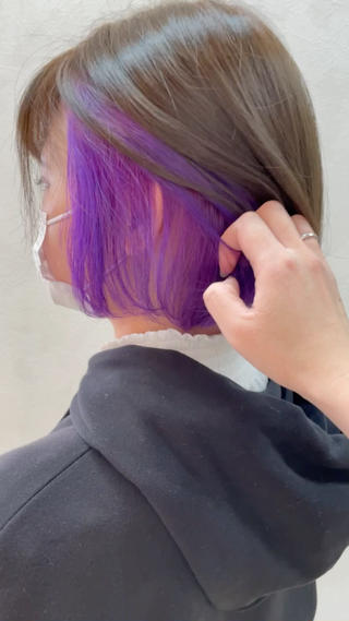 ビビットカラーにもおすすめのインナーカラー 