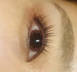 根元からしっかりまつ毛を最大限にあげます(๑ơ  ơ) 