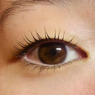 パリジェンヌ一重の方もしっかりあげさせて頂いてます 