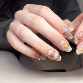 可愛い系ニュアンスネイル
当店オリジナルデザイン♪
今流行りのインクや色鉛筆、粘土ジェルアートを取り入れており、映えるネイル間違い無し！ 