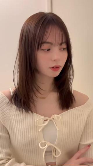 くすみオリーブグレージュ
レイヤーカットでふんわりと 