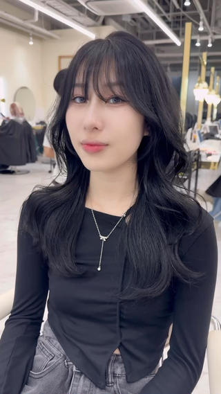 
　　白玉効果抜群グレージュ
独自の配合で色落ちも可愛くなるように一人一人に合わせてお薬を作らせて頂いてます

Layer 流れるお顔周り︎
美な毛流れはカットでつくります。
どの角度から見ても可愛いように
　　

動きのあるヘアにはカットベースが必須
レイヤーカット私のカットベースで再現可能です
盛れるお顔まわりくびれレイヤーはお任せください



ダメージが気になる方は絶対に
最強前処理ケア剤の髪質改善カラーがおすすめ
前処理ケアって？
髪の内側にしっかりと髪に必要な栄養をいれてからカラーするので手触り、今後のダメージが全然違います
 