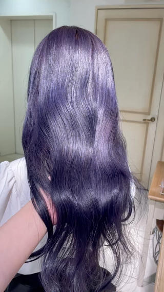 ブルーラベンダー
ブリーチしている方でしたらワンカラーでも可能です 