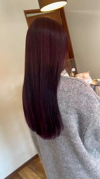 毛先に塩基カラーでバイオレットを限りなく表現しました。
塩基カラーでダメージレス◎
色もしっかり出ますよ!