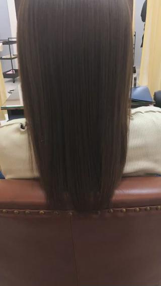 髪質改善GLTトリートメント配合のカラーリングになります!
髪の毛を染めながらトリートメントを同時に行うことが出来ます