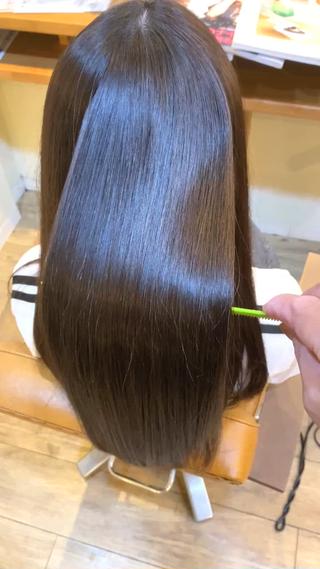 藤沢ではLa shicしか出来ない、髪質改善酸性ストレート（縮毛矯正）です！
今までの縮毛矯正と比べて自然な仕上がり、シルクのような手触りと癖戻りをしにくい、サラサラな仕上がりになります。
6ヶ月を目安に艶々な状態を保ちます。
これ以上ないストレートを体感してみてください。 