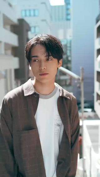 ナチュラルセンターパート
ワックスつけなくてもかっこいいです 