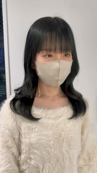 鎖骨ミディアム×レイヤー
オリーブで赤み消しカラー 