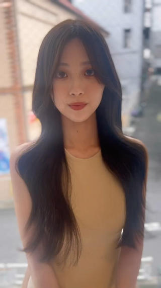 オリーブベージュ 