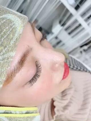 ボリュームラッシュのバインドロック 120束です。
前メニュー¥770でできます

こちらのデザインはブラウン、カーキ、グレーの３色で作っています。orderはお任せ
 