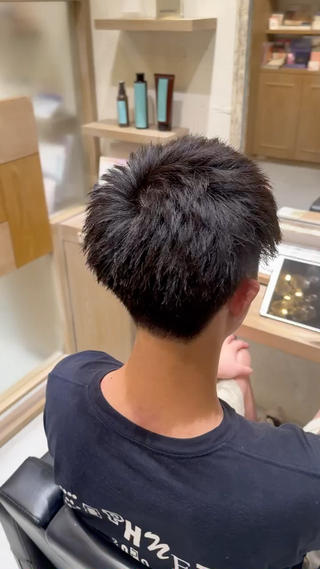 メンズ レイヤー/顔周り/透 明感カラー/うる艶のヘアスタイル