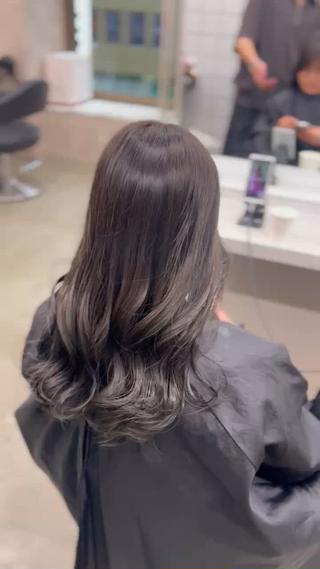 セミロング カラー パーマ ヘアアレンジ メンズ キッズ 🦋韓国レイヤー｜ 透明感グレージュ🦋のヘアスタイル