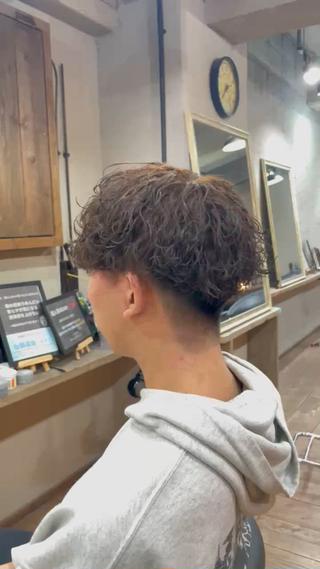 どこから見てもかっこいい波巻きパーマ 