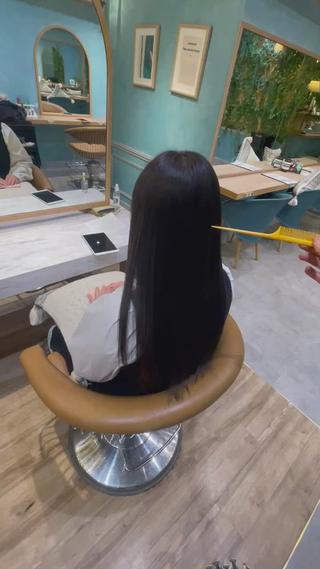 ロング 縮毛矯正　髪質改善 韓国風レイヤー　吉田のヘアスタイル