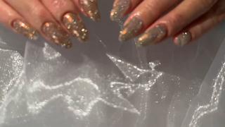 うるうるのパウダーの上にフラッシュネイルでどの角度からみても綺麗

#enoi#ネイル#フラッシュネイル 