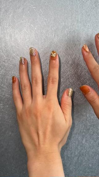 マグネットネイルとフラッシュネイル️
色味を合わせて統一感あり

#enoi取り扱い店埼玉#enoi#マグネットネイル 